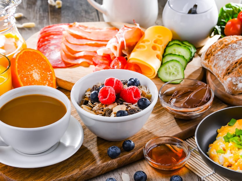 Frühstück mit hofeigenen Produkten Leckeres Frühstück mit hausgemachten Marmeladen und Eiern vom Hof.